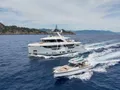 DULCE DE LECHE Blaundus B30 - cruising with the chase tender DULCE DE LECHE Blaundus B30 - cruising with the chase tender