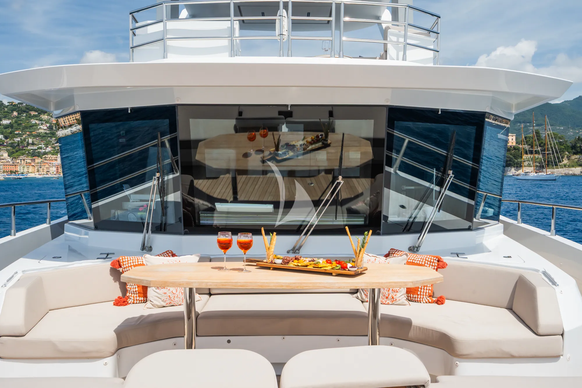 DULCE DE LECHE Blaundus B30 - foredeck lounge