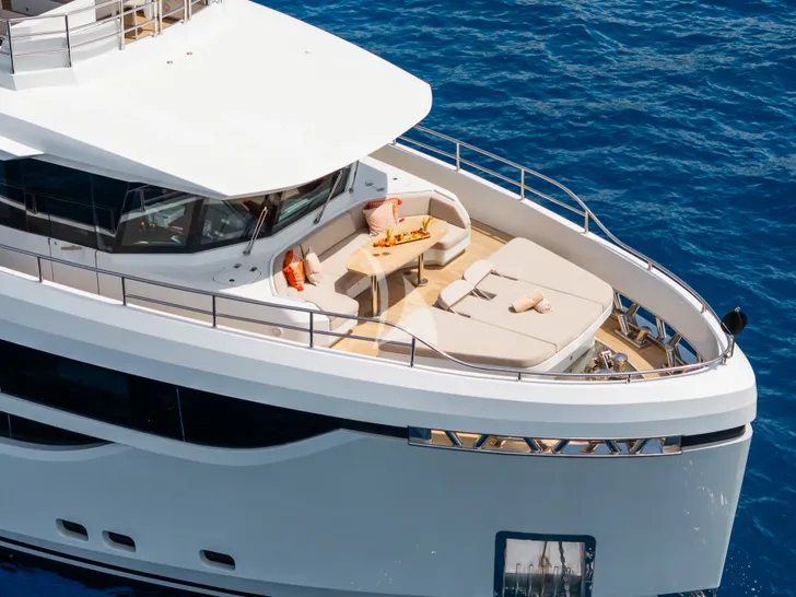 DULCE DE LECHE Blaundus B30 - foredeck DULCE DE LECHE Blaundus B30 - foredeck