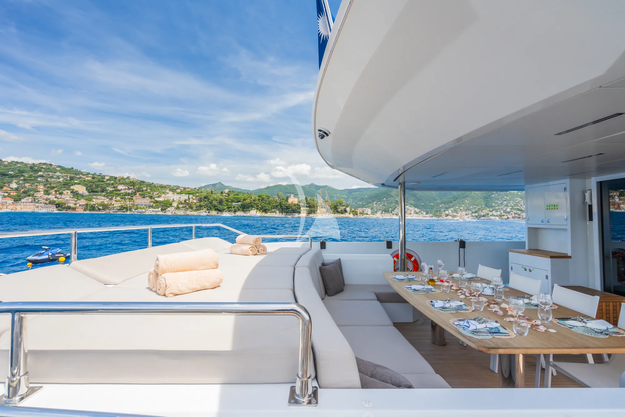 DULCE DE LECHE Blaundus B30 - main aft deck alfresco dining area