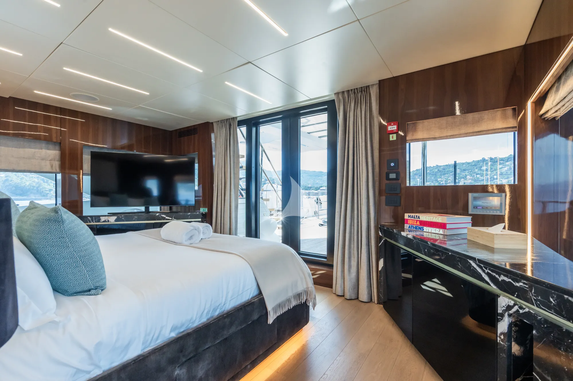 DULCE DE LECHE Blaundus B30 - master cabin 2 on the sky deck