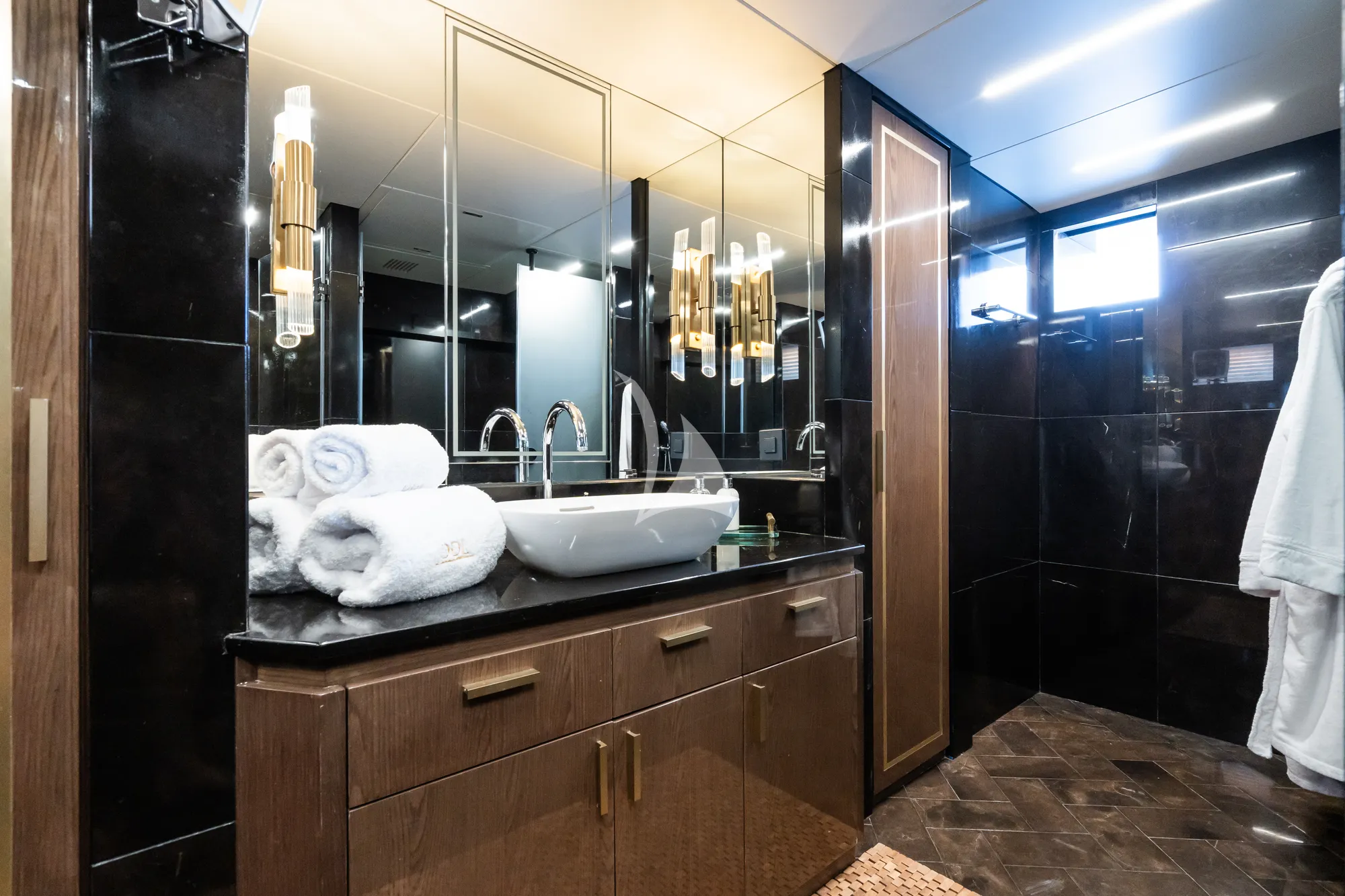 DULCE DE LECHE Blaundus B30 - master cabin bathroom