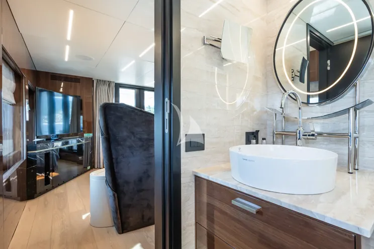 Charter Yacht DULCE DE LECHE - Blaundus B30 - 5 Cabins - Cannes - Monaco - St Tropez - Nice - The French Riviera