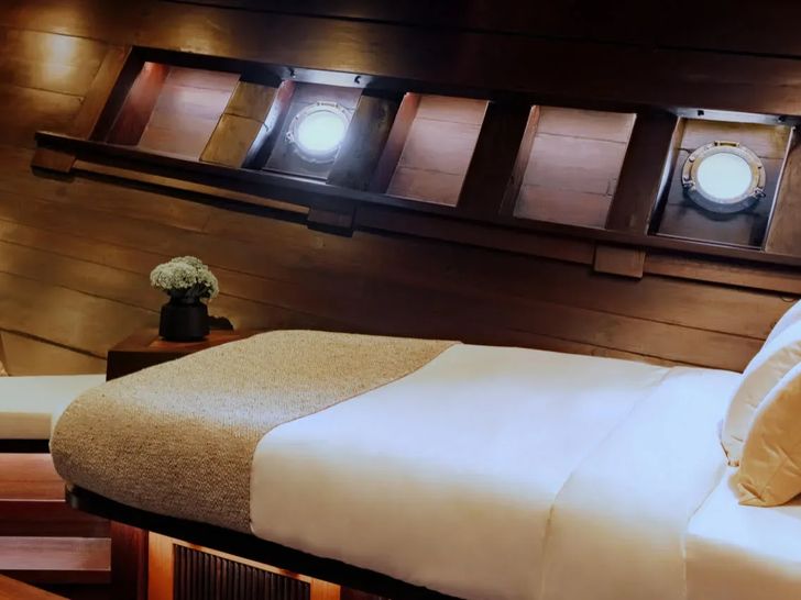 DUNIA BARU Phinisi 51m - VIP cabin 2 DUNIA BARU Phinisi 51m - VIP cabin 2