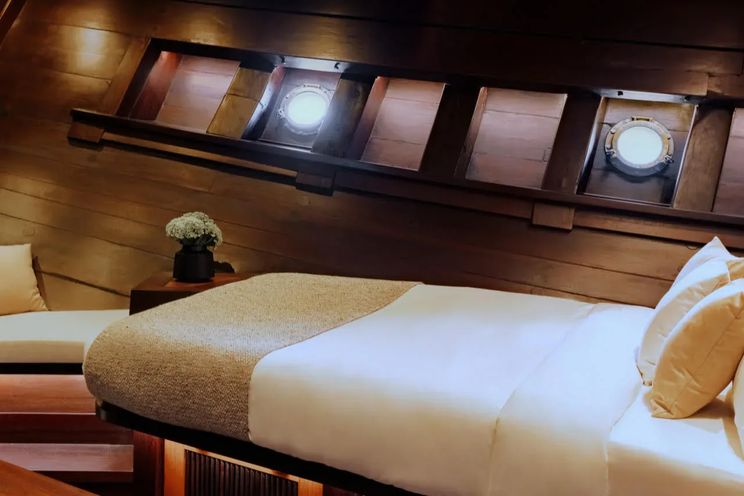 Charter Yacht DUNIA BARU - Phinisi 51m - 7 Cabins - Labuan Bajo - Komodo - Raja Ampat - Indonesia