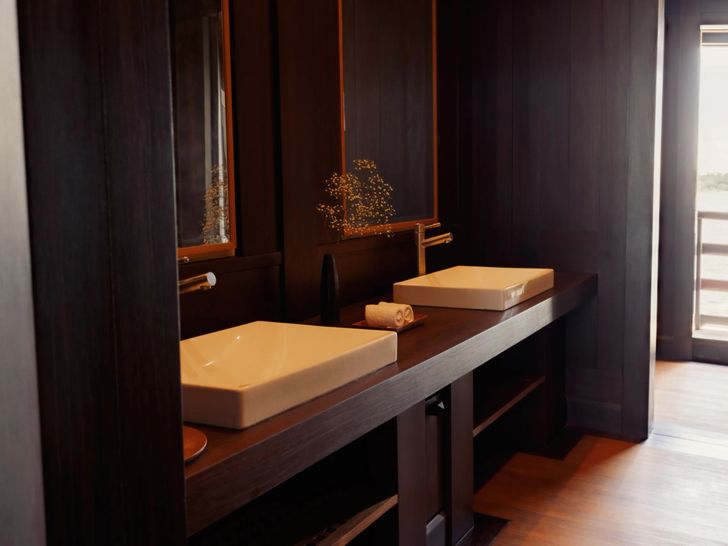 DUNIA BARU Phinisi 51m - cabin bathroom DUNIA BARU Phinisi 51m - cabin bathroom