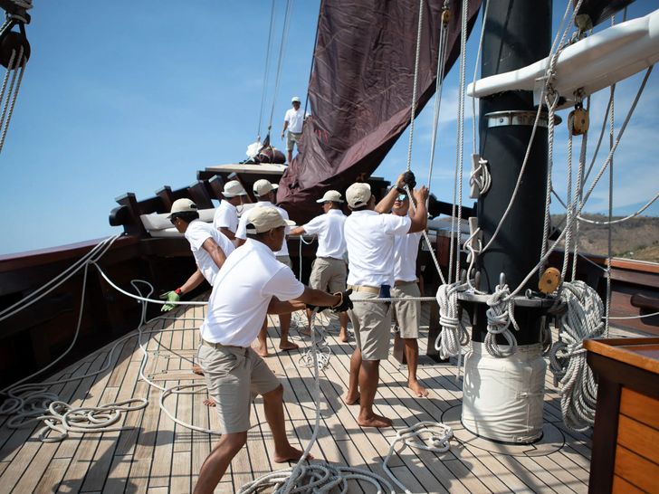 DUNIA BARU Phinisi 51m - crew in action DUNIA BARU Phinisi 51m - crew in action