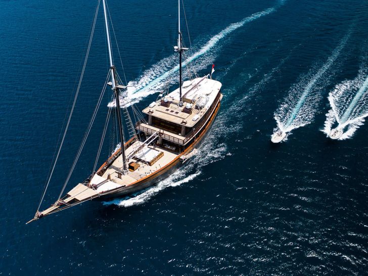 DUNIA BARU Phinisi 51m - cruising with the tenders DUNIA BARU Phinisi 51m - cruising with the tenders