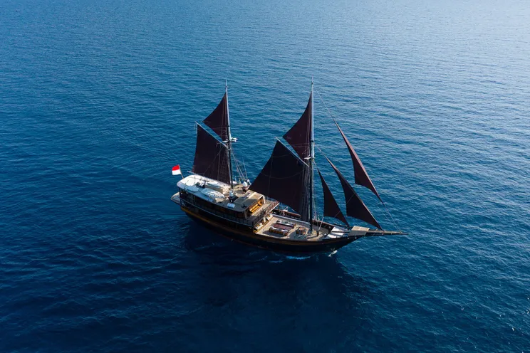 Charter Yacht DUNIA BARU - Phinisi 51m - 7 Cabins - Labuan Bajo - Komodo - Raja Ampat - Indonesia
