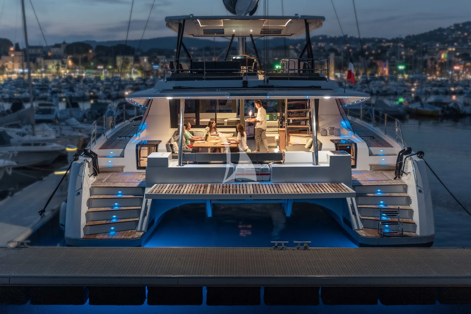 DOLCE VITA III Fountaine Pajot Samana 59 - aft deck at night