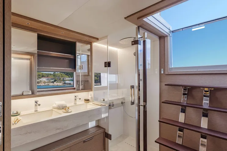 Charter Yacht DAIQUIRI - Lagoon 65 - 5 Cabins - Athens - Mykonos - Cyclades - Greece