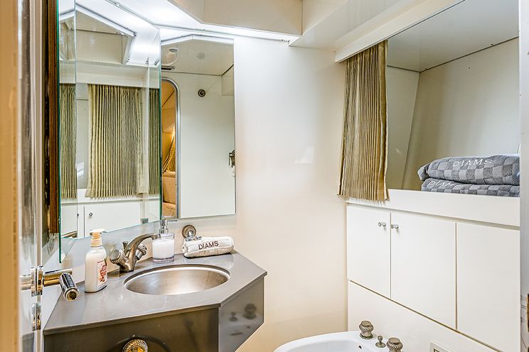 Charter Yacht DIAMS - Astondoa 69 - 4 Cabins - Cannes - Nice - St Tropez - French Riviera