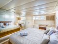DIAMS Astondoa 69 - master cabin bed DIAMS Astondoa 69 - master cabin bed