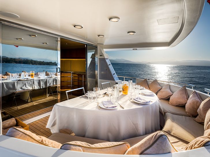 DIAMS Astondoa 69 - aft deck DIAMS Astondoa 69 - aft deck
