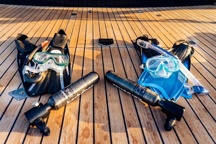 Charter Yacht DIAMS - Astondoa 69 - 4 Cabins - Cannes - Nice - St Tropez - French Riviera