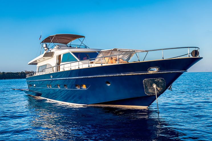 Charter Yacht DIAMS - Astondoa 69 - 4 Cabins - Cannes - Nice - St Tropez - French Riviera