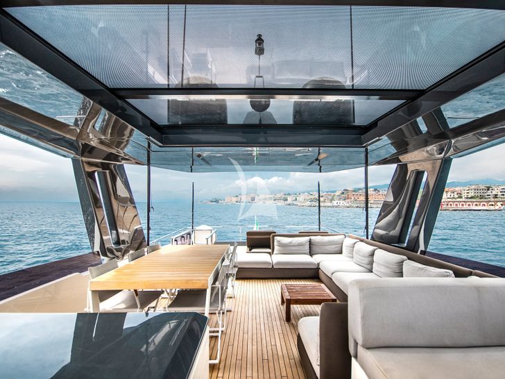 E3 Ferretti 850 flybridge E3 Ferretti 850 flybridge