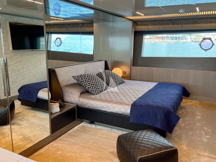 E3 Ferretti 850 master cabin E3 Ferretti 850 master cabin