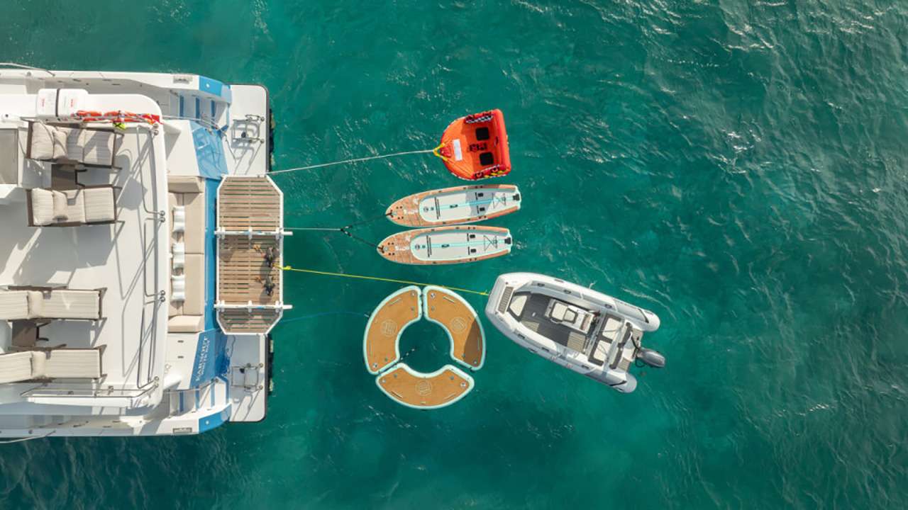 Charter Yacht EARNOUT - Two Oceans 555 - 3 Cabins - Nassau - Exumas - Bahamas