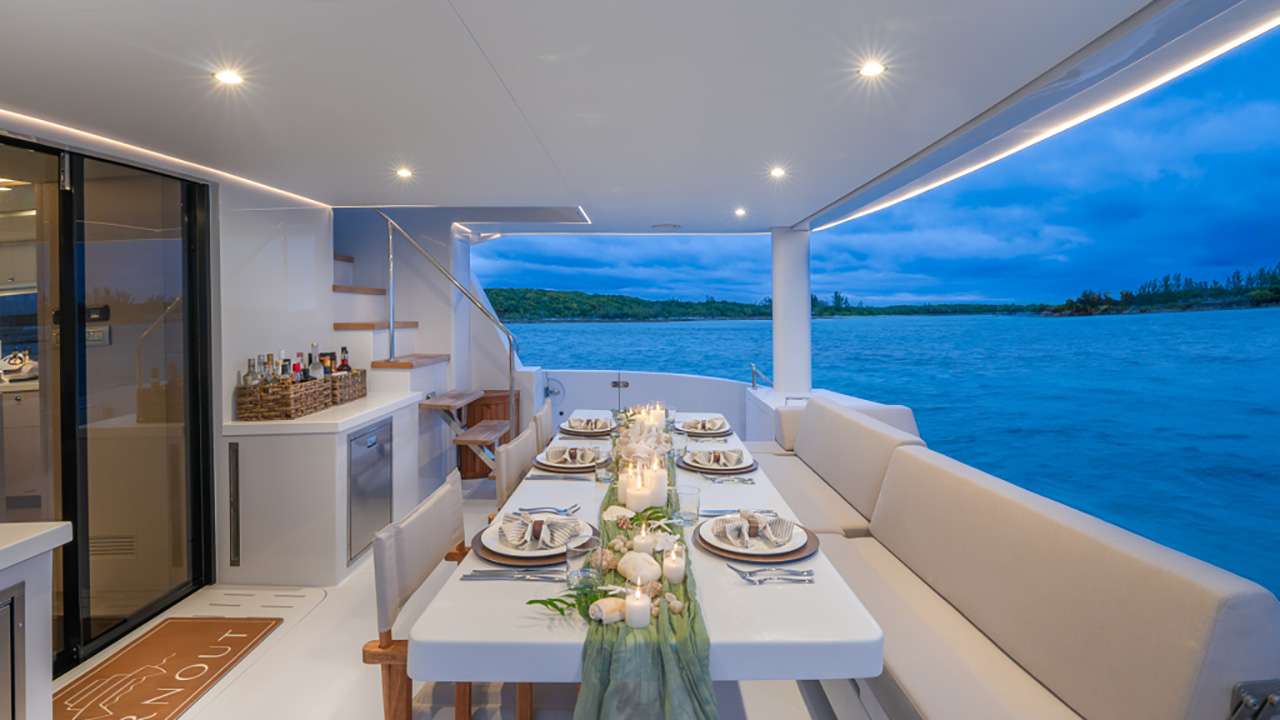 Charter Yacht EARNOUT - Two Oceans 555 - 3 Cabins - Nassau - Exumas - Bahamas