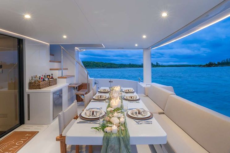 Charter Yacht EARNOUT - Two Oceans 555 - 3 Cabins - Nassau - Exumas - Bahamas
