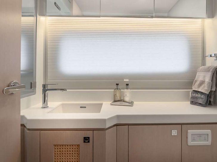 EARNOUT Two Oceans 555 - Bathroom 2 EARNOUT Two Oceans 555 - Bathroom 2