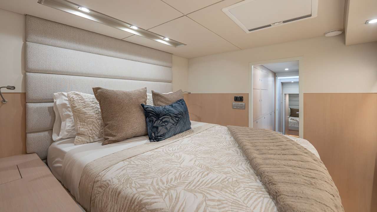 Charter Yacht EARNOUT - Two Oceans 555 - 3 Cabins - Nassau - Exumas - Bahamas