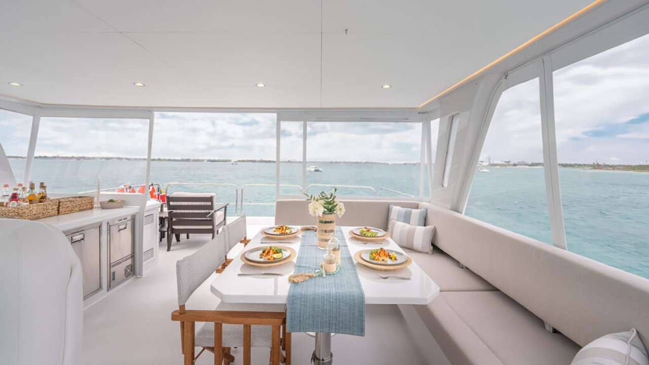 Charter Yacht EARNOUT - Two Oceans 555 - 3 Cabins - Nassau - Exumas - Bahamas