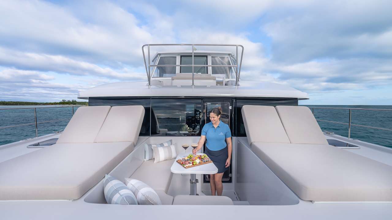 Charter Yacht EARNOUT - Two Oceans 555 - 3 Cabins - Nassau - Exumas - Bahamas