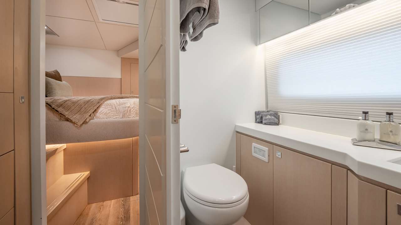 Charter Yacht EARNOUT - Two Oceans 555 - 3 Cabins - Nassau - Exumas - Bahamas