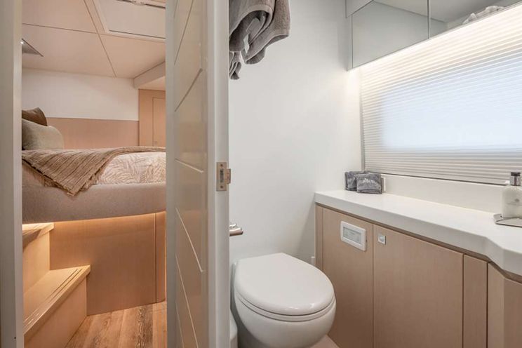 Charter Yacht EARNOUT - Two Oceans 555 - 3 Cabins - Nassau - Exumas - Bahamas