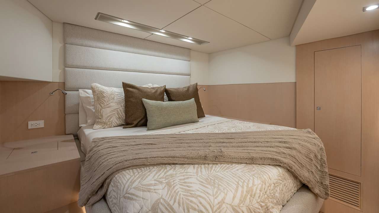 Charter Yacht EARNOUT - Two Oceans 555 - 3 Cabins - Nassau - Exumas - Bahamas