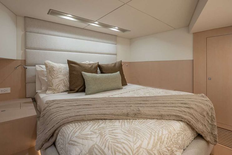 Charter Yacht EARNOUT - Two Oceans 555 - 3 Cabins - Nassau - Exumas - Bahamas