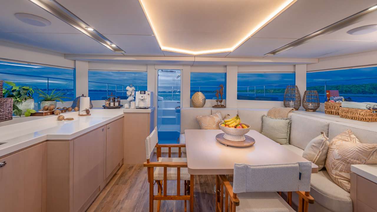 Charter Yacht EARNOUT - Two Oceans 555 - 3 Cabins - Nassau - Exumas - Bahamas