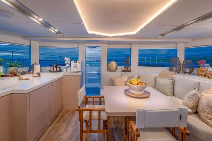 Charter Yacht EARNOUT - Two Oceans 555 - 3 Cabins - Nassau - Exumas - Bahamas