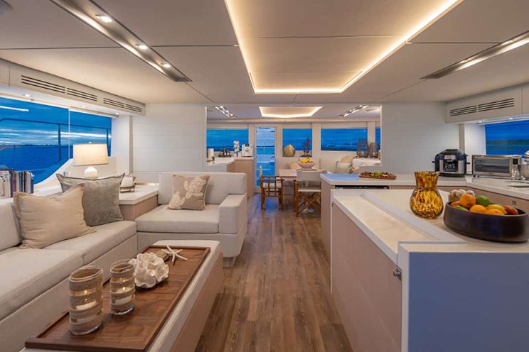 Charter Yacht EARNOUT - Two Oceans 555 - 3 Cabins - Nassau - Exumas - Bahamas