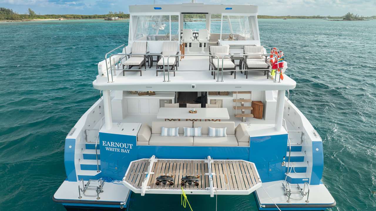 Charter Yacht EARNOUT - Two Oceans 555 - 3 Cabins - Nassau - Exumas - Bahamas