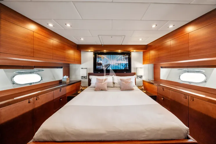Charter Yacht ECLAT - Leopard 31 - 4 Cabins - Cannes - St Tropez - Monaco - French Riviera