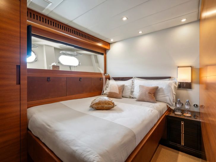 ECLAT Leopard 31 VIP cabin 2 ECLAT Leopard 31 VIP cabin 2