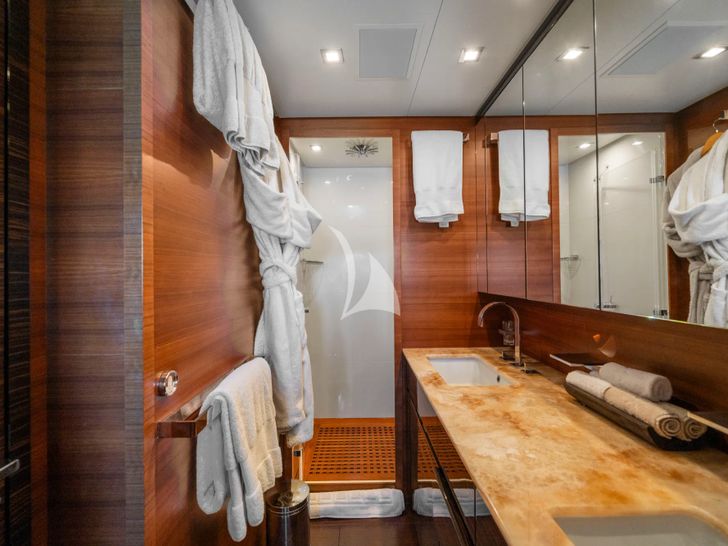 ECLAT Leopard 31 master cabin bathroom ECLAT Leopard 31 master cabin bathroom