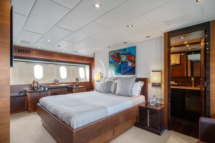 Charter Yacht ECLAT - Leopard 31 - 4 Cabins - Cannes - St Tropez - Monaco - French Riviera