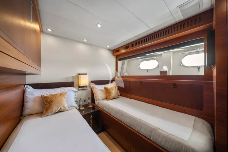 Charter Yacht ECLAT - Leopard 31 - 4 Cabins - Cannes - St Tropez - Monaco - French Riviera