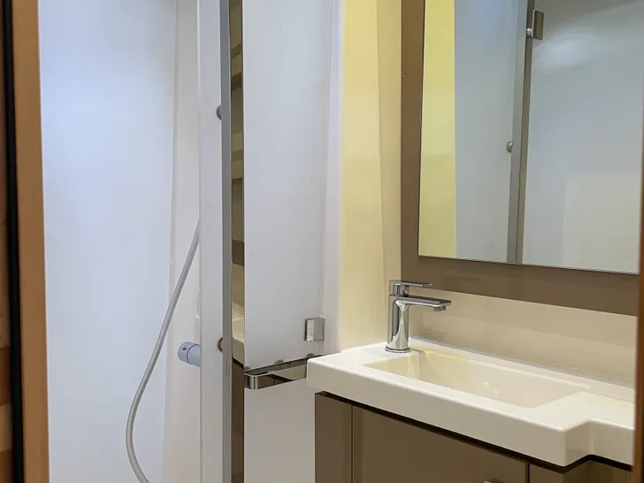 ECSTACY Fountain Pajot Saona 47 - double cabin 2 bathroom ECSTACY Fountain Pajot Saona 47 - double cabin 2 bathroom