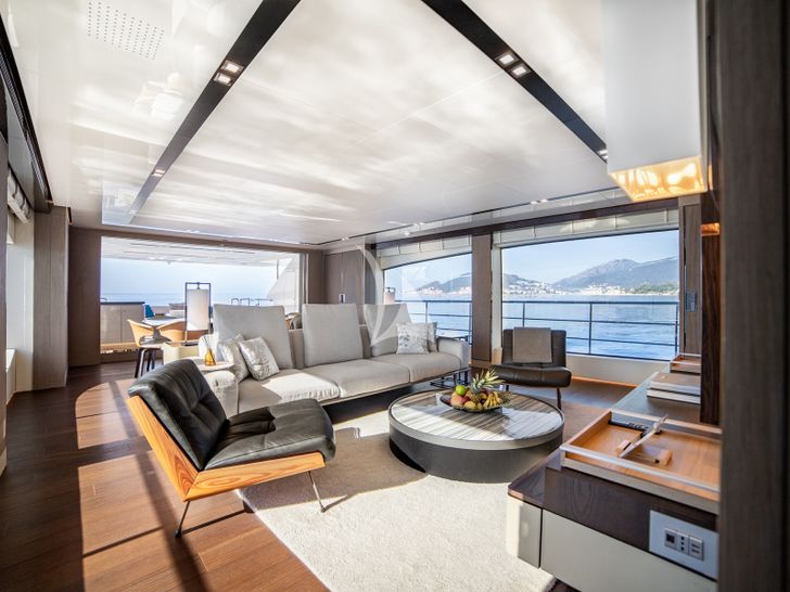 EDEN Maiora 30 Walkaround saloon seating EDEN Maiora 30 Walkaround saloon seating