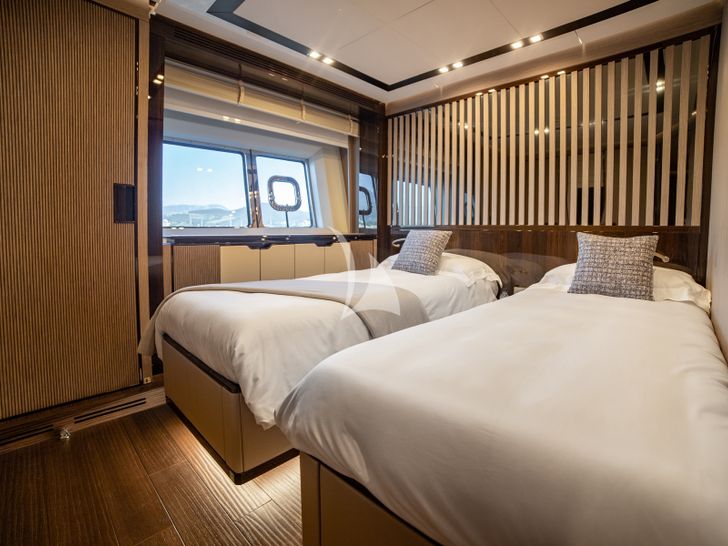 EDEN Maiora 30 Walkaround twin cabin 1 EDEN Maiora 30 Walkaround twin cabin 1
