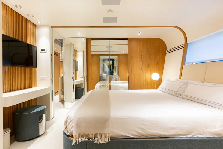 Charter Yacht EH2 - Benetti Motopanfilo 37m - 5 Cabins - Cannes - Nice - Antibes - St Tropez - French Riviera - Monaco