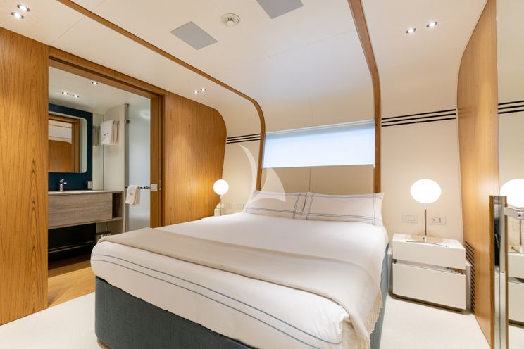 Charter Yacht EH2 - Benetti Motopanfilo 37m - 5 Cabins - Cannes - Nice - Antibes - St Tropez - French Riviera - Monaco