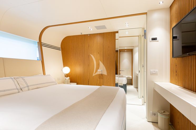 Charter Yacht EH2 - Benetti Motopanfilo 37m - 5 Cabins - Cannes - Nice - Antibes - St Tropez - French Riviera - Monaco