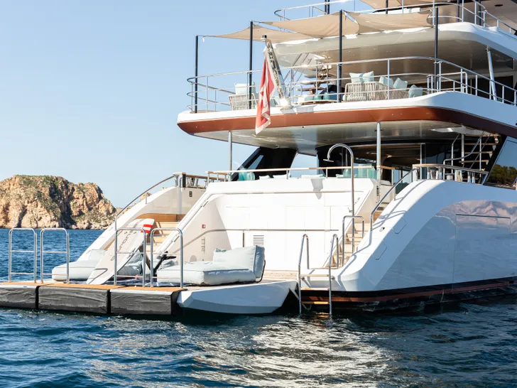 EH2 Benetti Motopanfilo 37m - aft view EH2 Benetti Motopanfilo 37m - aft view