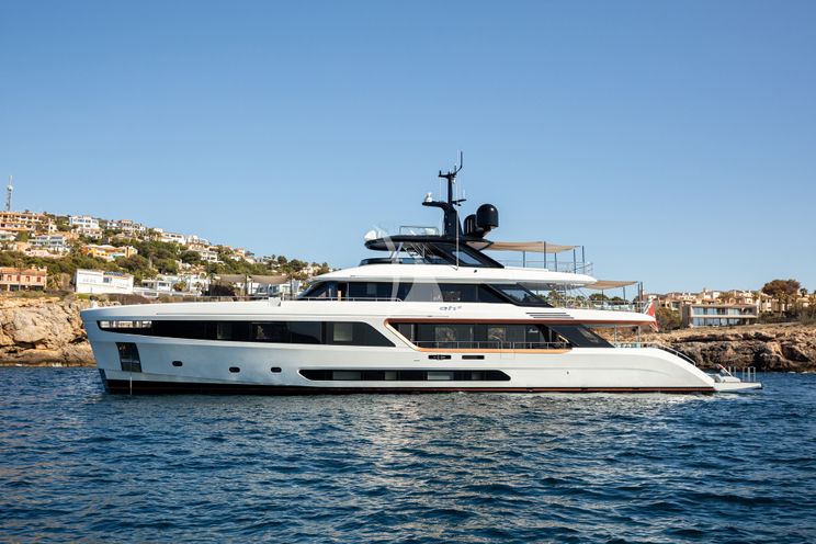 Charter Yacht EH2 - Benetti Motopanfilo 37m - 5 Cabins - Cannes - Nice - Antibes - St Tropez - French Riviera - Monaco